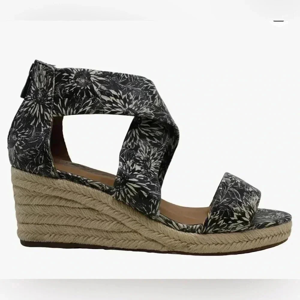 Patricia Nash Womenβs 9.5 Rubia Sunflower Crossed Straps Black Floral Wedges